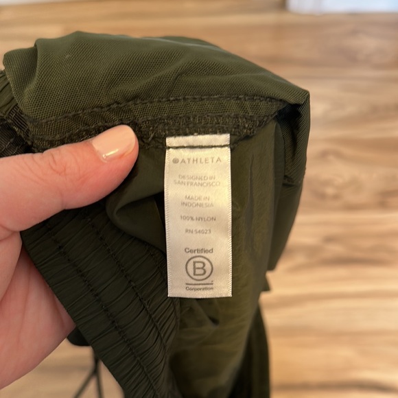 Athleta Expedition Shorts - Picture 4 of 4